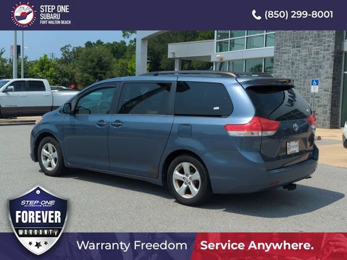 Used 2014 Toyota Sienna LE FWD image 5