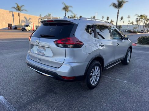 Certified 2018 Nissan Rogue SV w/ Sun & Sound Touring Package image 8
