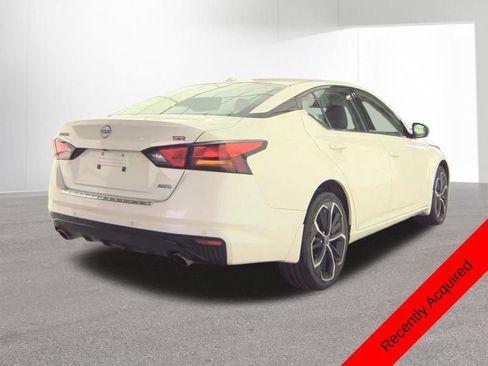 Used 2023 Nissan Altima 2.5 SR AWD/4WD image 2