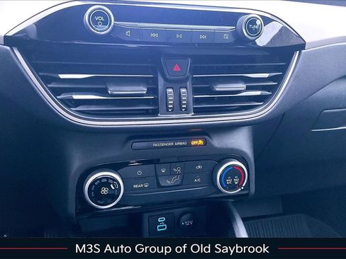 Used 2022 Ford Escape SE image 14