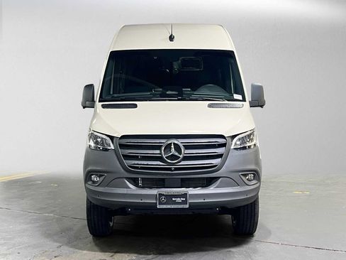 Used 2026 Mercedes-Benz Sprinter 2500 image 8