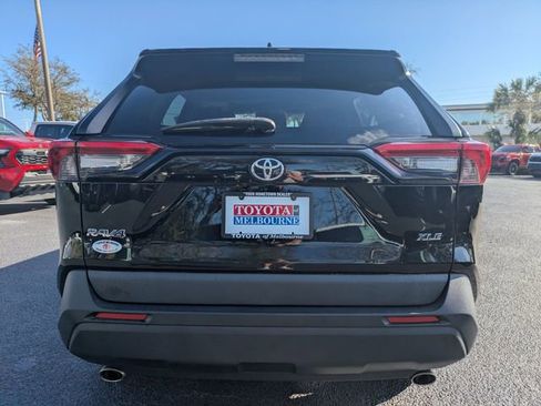 Used 2023 Toyota RAV4 XLE w/ Convenience Package image 5