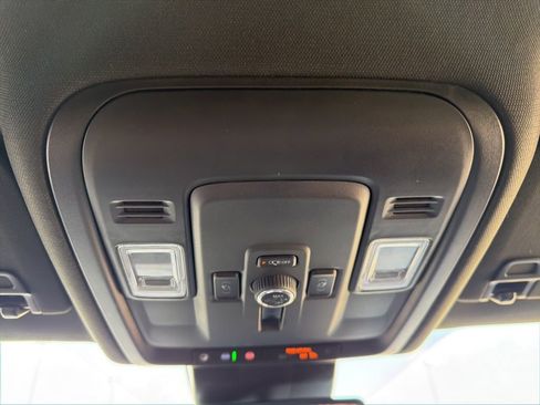 Used 2025 GMC Yukon XL Denali AWD/4WD image 50