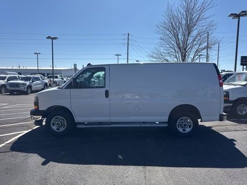 Used 2024 GMC Savana 2500 w/ Driver Convenience Package image 6