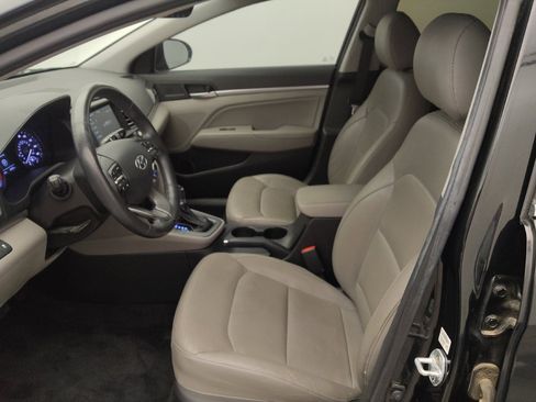 Used 2019 Hyundai Elantra Limited FWD image 17
