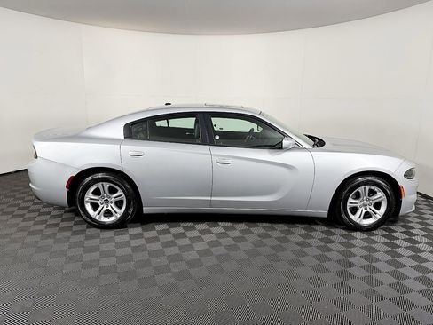 Used 2019 Dodge Charger SXT w/ Leather Interior Group image 6