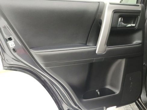 Used 2022 Toyota 4Runner SR5 Premium image 9