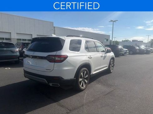 Certified 2025 Honda Pilot Touring image 5