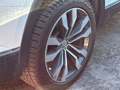 Used 2019 Volkswagen Atlas SEL Premium image 7