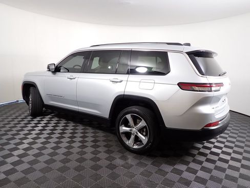Used 2021 Jeep Grand Cherokee L Limited AWD/4WD image 10