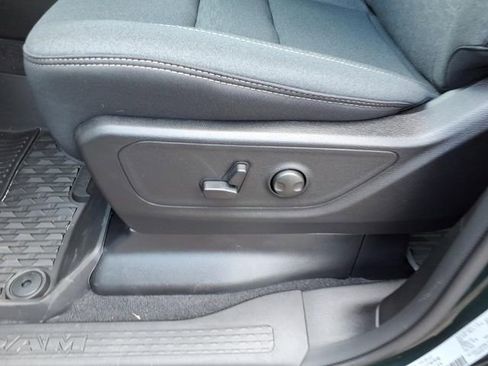 New 2026 RAM 1500 4x4 Crew Cab image 7