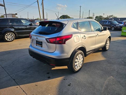 Used 2019 Nissan Rogue Sport S FWD image 5