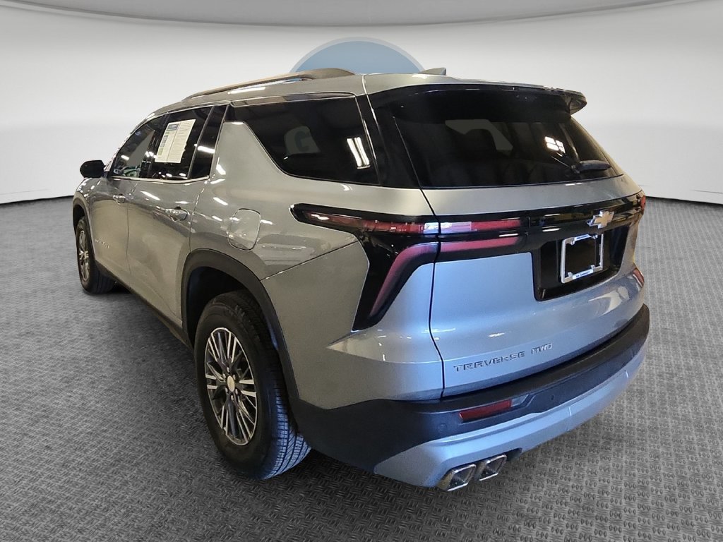 Used 2026 Chevrolet Traverse LT w/ Driver Confidence Package AWD/4WD image 7