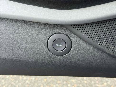 Used 2023 Chevrolet Camaro LT w/ Technology Package image 16