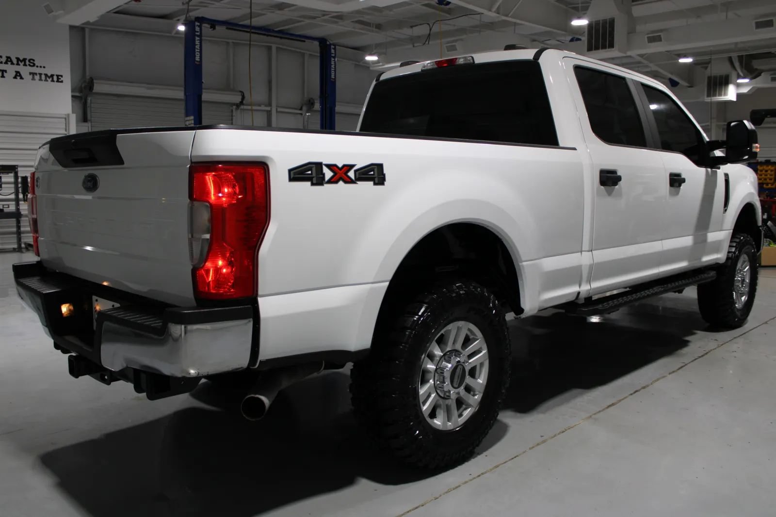Used 2022 Ford F250 XL w/ Power Equipment Group AWD/4WD image 16
