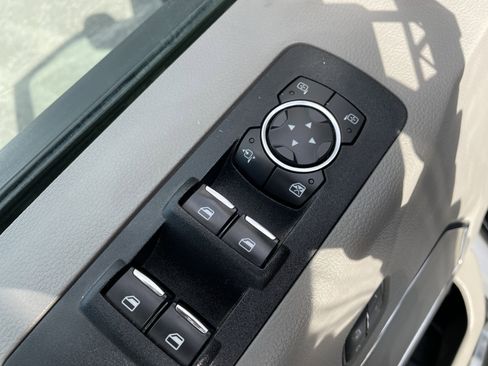 Used 2019 Ford F150 Lariat image 19