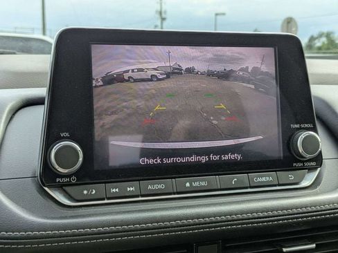 Used 2022 Nissan Rogue SV w/ SV Premium Package FWD image 22