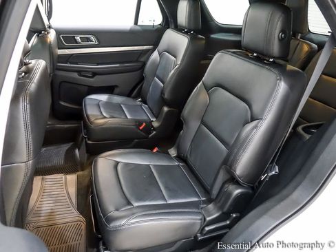 Used 2018 Ford Explorer XLT w/ Equipment Group 202A image 16