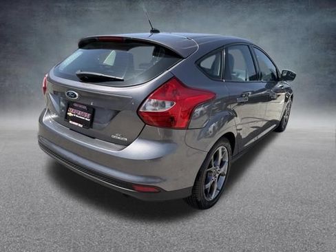 Used 2014 Ford Focus SE w/ Equipment Group 201A FWD image 7
