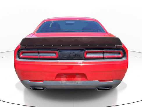 Used 2016 Dodge Challenger R/T RWD image 4