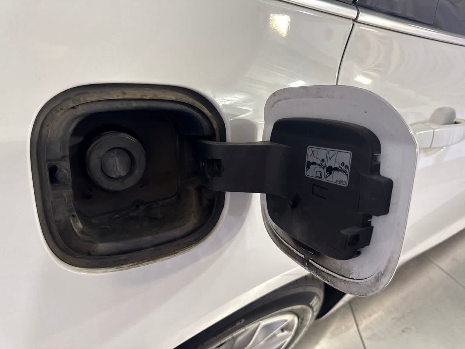 Used 2019 Chevrolet Malibu LT FWD image 16