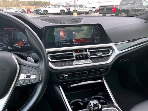 Used 2022 BMW 330i xDrive Sedan w/ Driving Assistance Package image 17