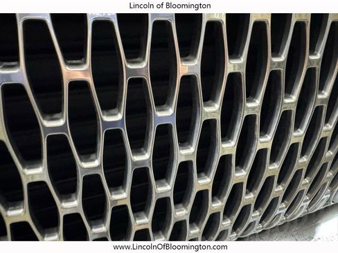 Used 2022 Lincoln Navigator Reserve image 12