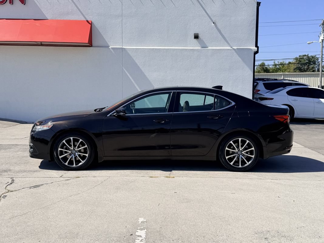 Used 2017 Acura TLX w/ Advance Package FWD image 3