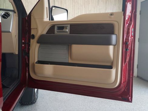 Used 2014 Ford F150 Lariat w/ Lariat Chrome Package AWD/4WD image 31
