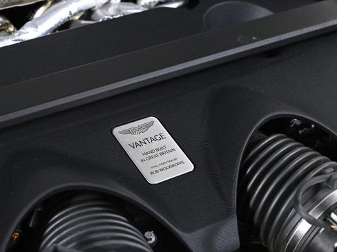 Used 2026 Aston Martin V8 Vantage Roadster image 23
