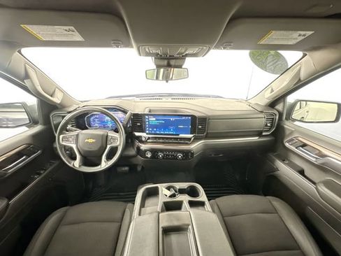 Used 2023 Chevrolet Silverado 1500 LT AWD/4WD image 3
