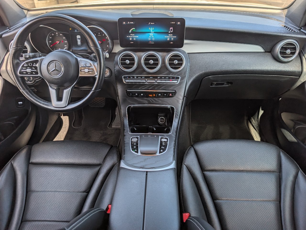 Used 2021 Mercedes-Benz GLC 300 image 4