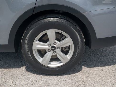Used 2025 Kia Sorento LX FWD image 10