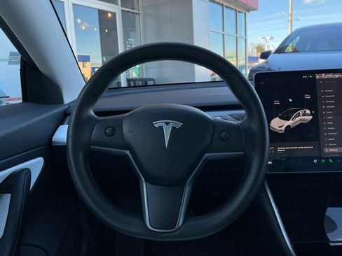 Used 2019 Tesla Model 3 Standard Range Plus image 27