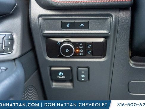 Used 2023 Ford Expedition Limited image 18