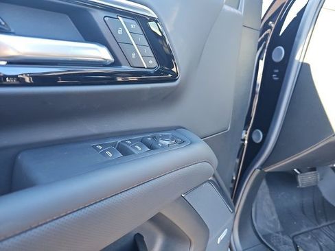 New 2026 Chevrolet Suburban High Country image 18