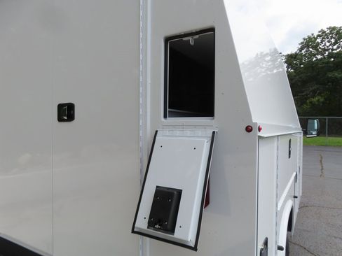 New 2024 Chevrolet Express 3500 Work Van w/ Power Convenience Package image 23