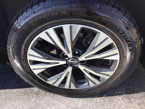 Used 2023 Nissan Rogue SV w/ SV Premium Package AWD/4WD image 29