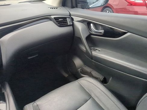 Used 2018 Nissan Rogue Sport SL w/ SL Premium Package image 17