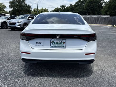 Used 2025 Honda Accord LX image 4
