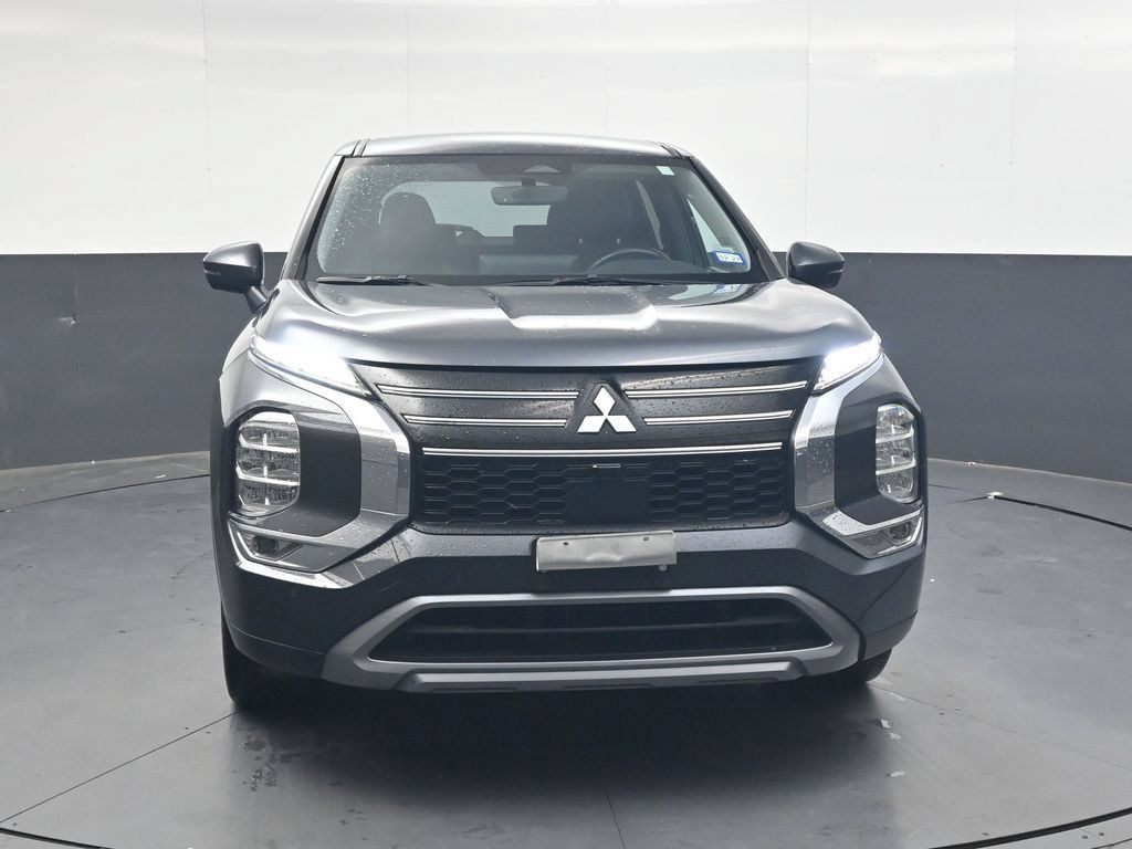Used 2025 Mitsubishi Outlander SE FWD image 9