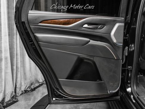Used 2021 Cadillac Escalade Sport Platinum w/ LPO, ONYX Package AWD/4WD image 40