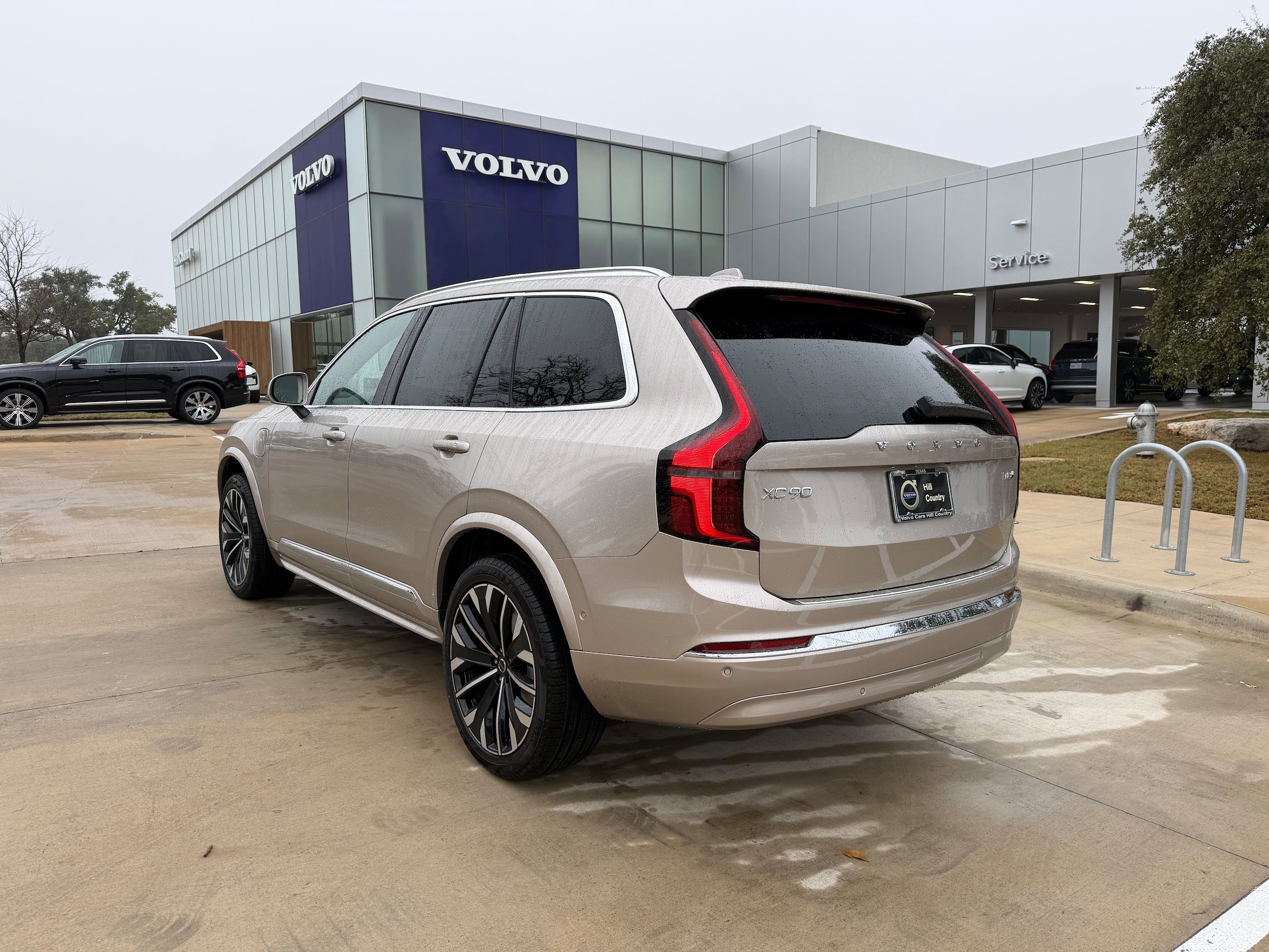New 2026 Volvo XC90 T8 Plus w/ Protection Package Premier AWD/4WD image 4