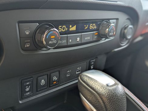 Used 2023 Nissan Frontier PRO-4X w/ Pro Convenience Package AWD/4WD image 29