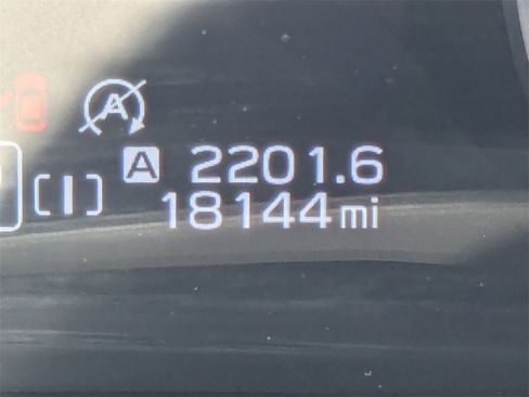 Used 2024 Subaru Crosstrek 2.0i Premium image 16