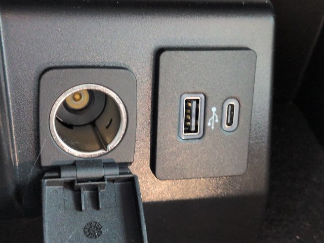 Used 2023 Ford Explorer Limited w/ Equipment Group 301A RWD image 23