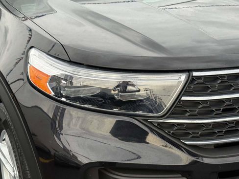 Used 2022 Ford Explorer XLT image 7
