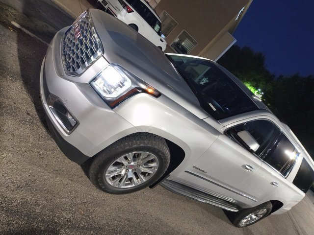 Used 2018 GMC Yukon XL Denali w/ Open Road Package AWD/4WD image 3