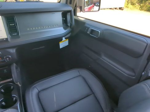 New 2025 Ford Bronco Badlands AWD/4WD image 16