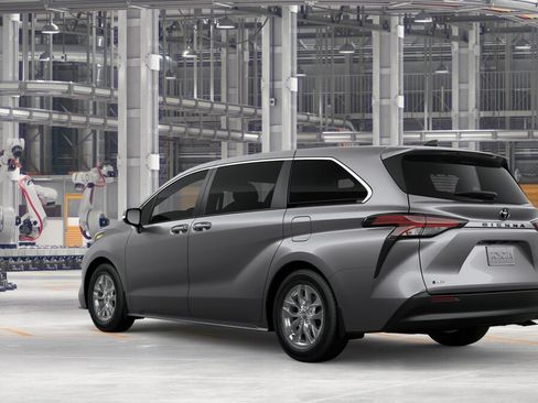 New 2026 Toyota Sienna LE FWD image 6